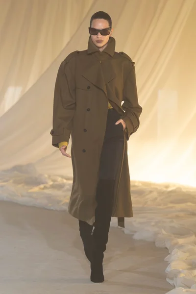 Look 24